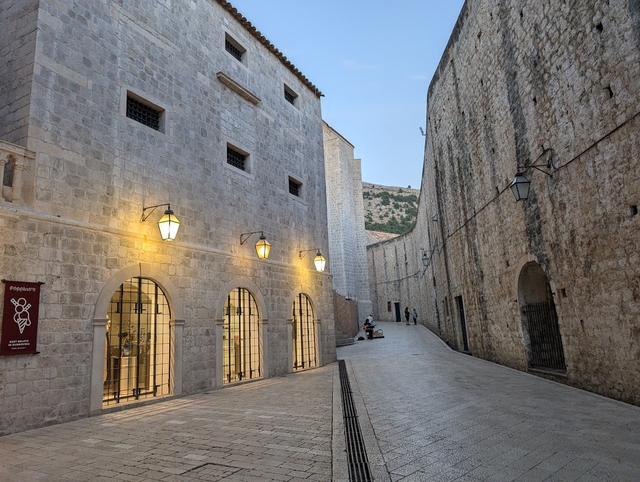 dbv-city-wallscard-img
