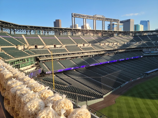 den-coors-fieldcard-img