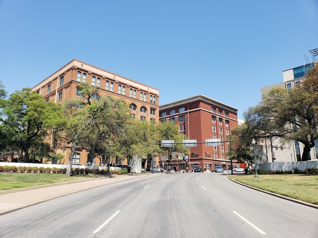 dfw-dealey-plazacard-img