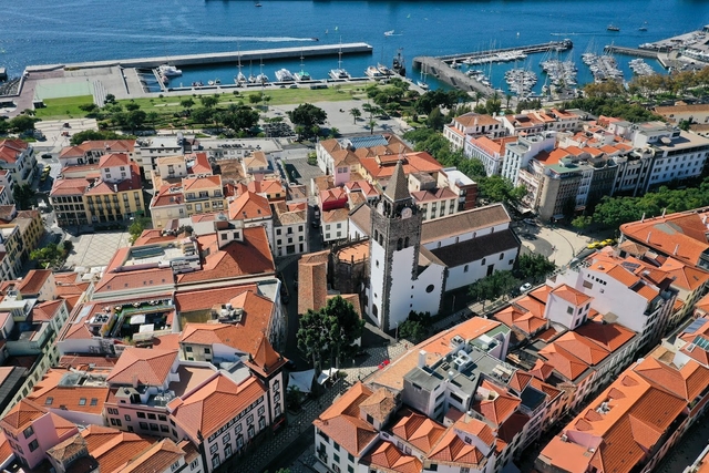 fnc-funchal-cathedralcard-img
