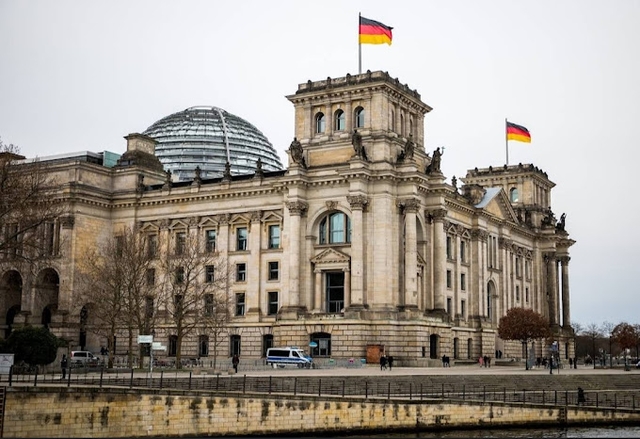 ber-reichstag-buildingcard-img