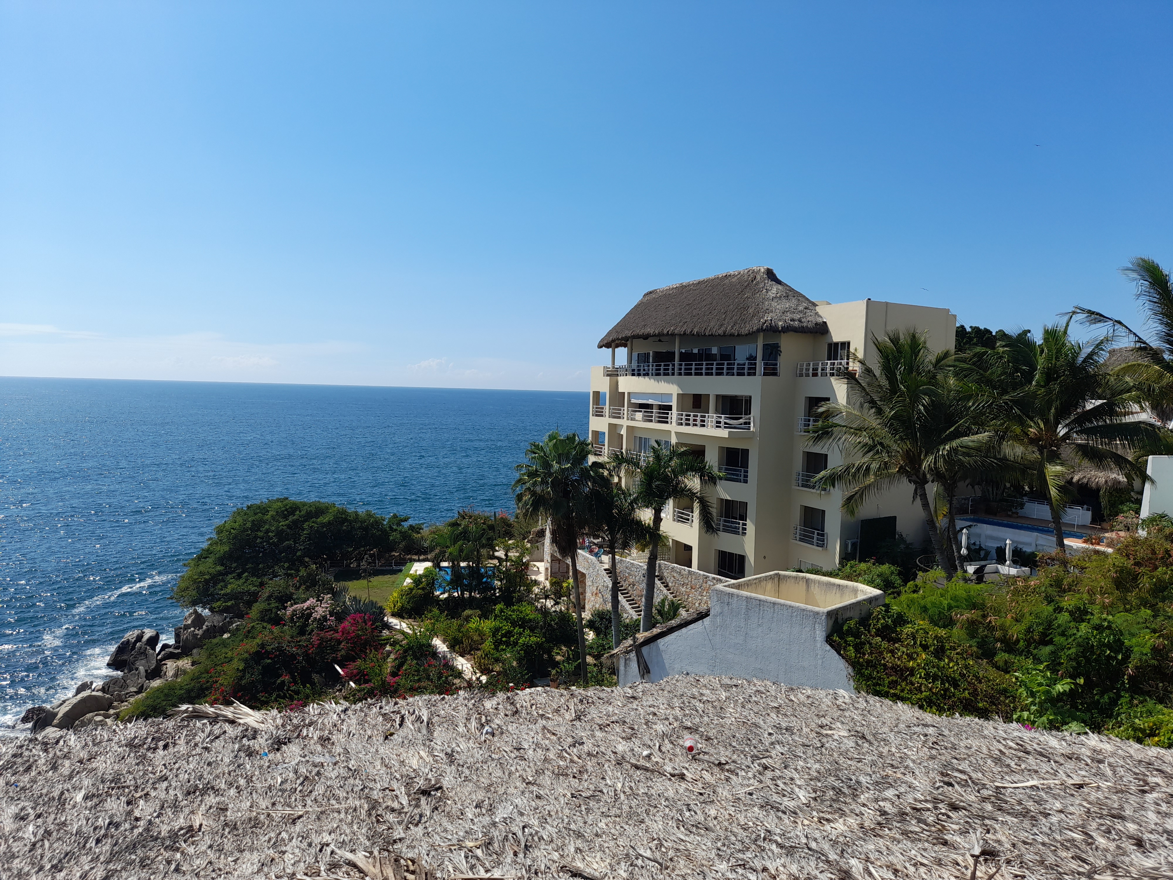 Monterrey-Puerto Escondido-main-image