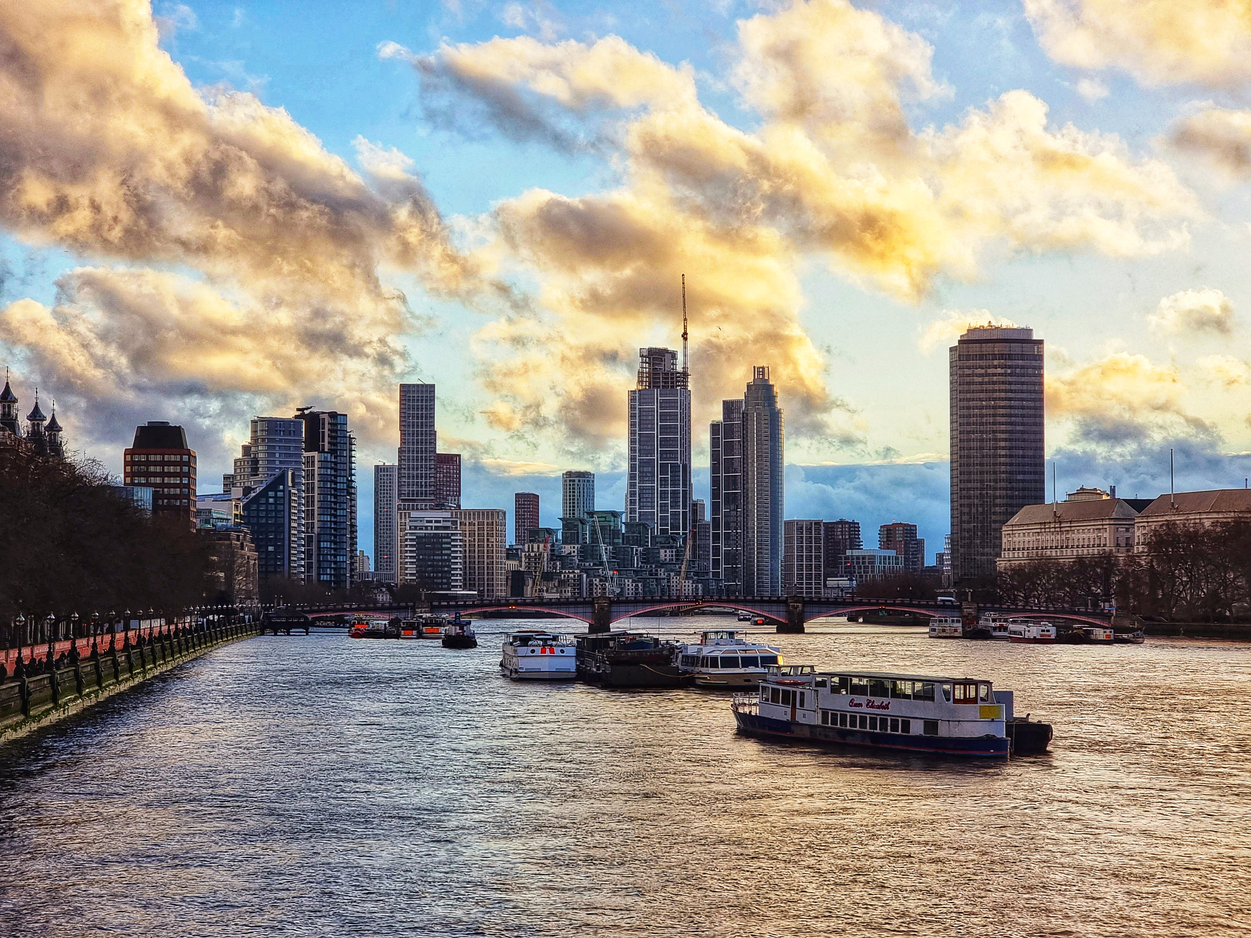 Chicago-London-main-image